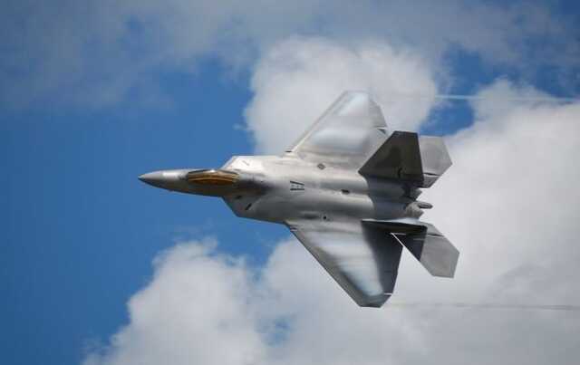   .    24  F-22 Raptor