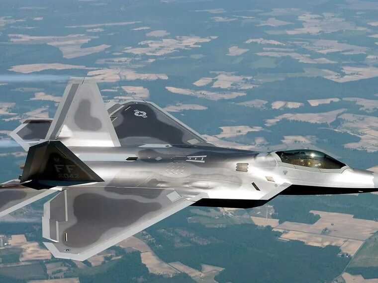   :        F-22 Raptor