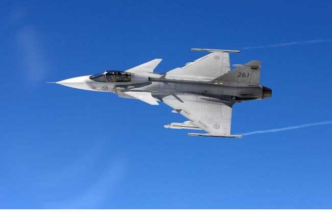  :     Gripen  -5   F-16