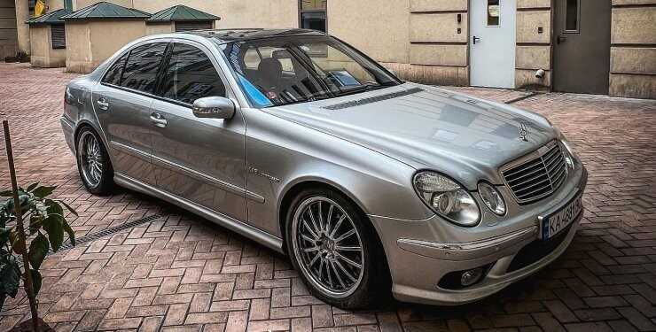      Mercedes 2000-