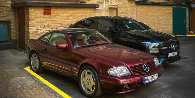      Mercedes 90-