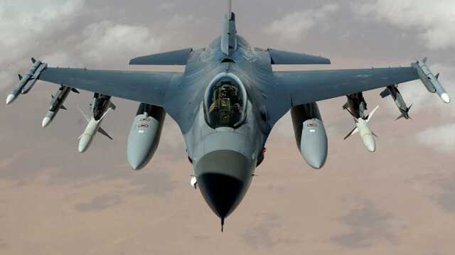  ͳ ,        F-16