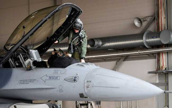        F-16  Gripen